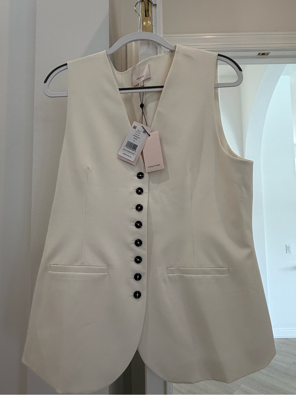 cinq a sept Cream Sleeveless Button-Front Vest